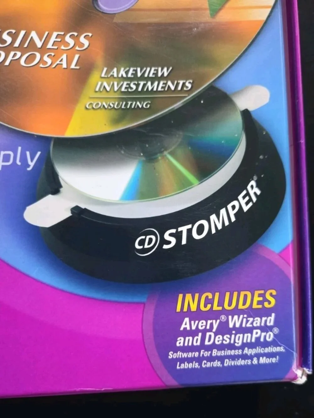 Avery CD Stomper Professional Edition 2004 PC/Mac Compatible 600 labels Kit